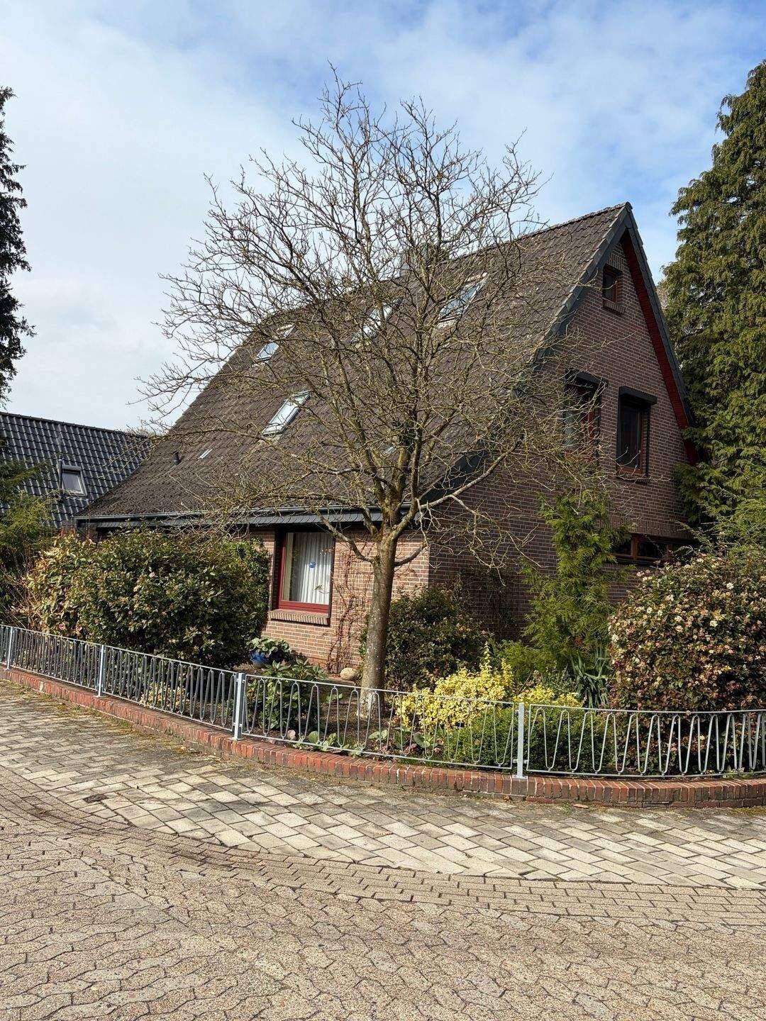 Wohnhaus mit Garage und überdachter Terrasse in Sonnenmulde, 27432 Oerel