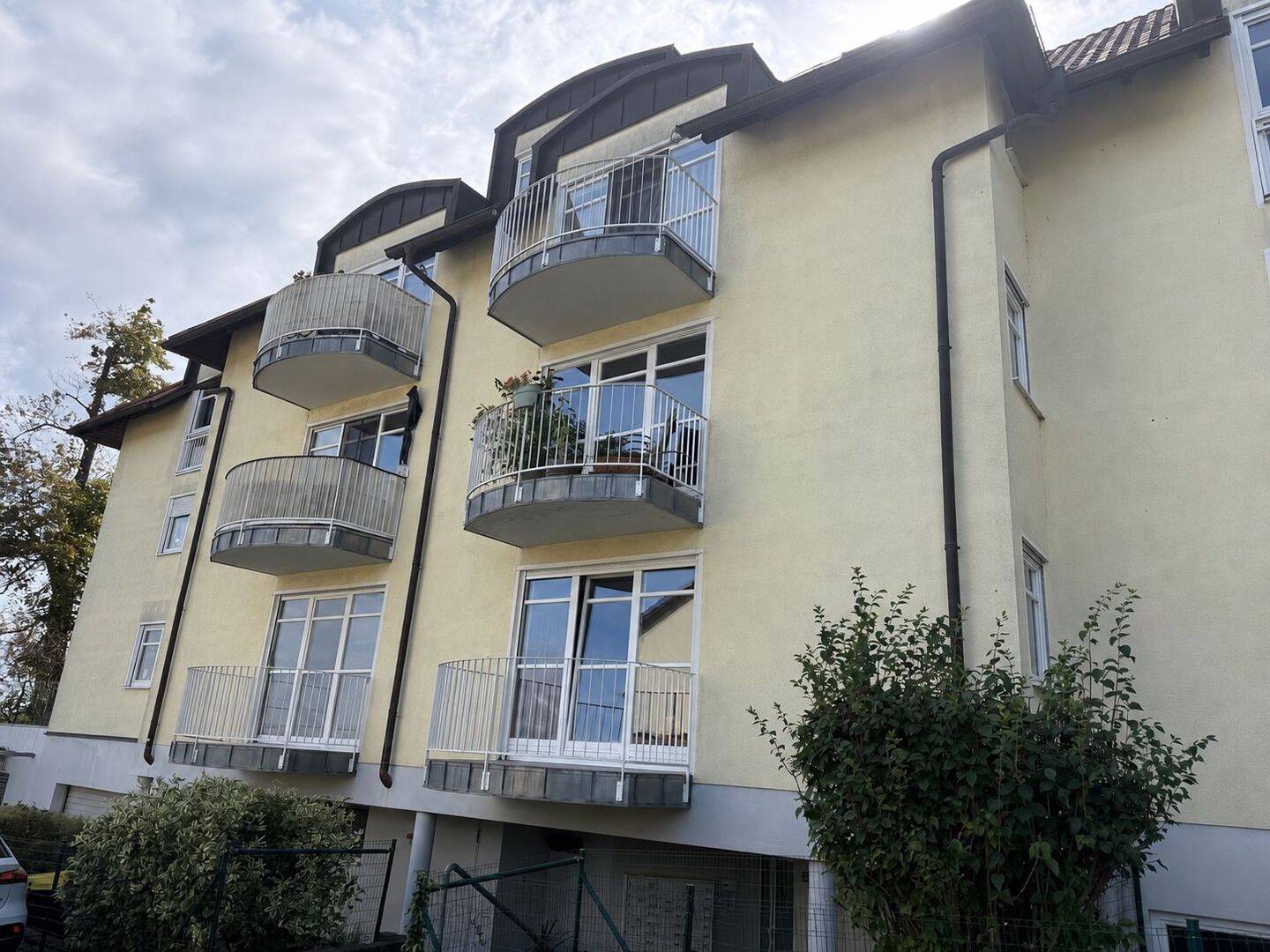 1 Zimmer Wohnung RW neu saniert mit Balkon und Stellplatz, 99867 Gotha