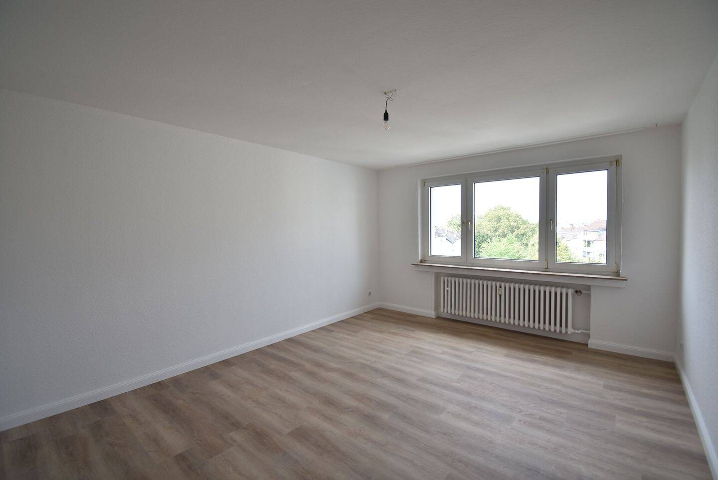 Bezugsfrei! Renovierte 2-Zi-Whg in Mülheim adR., 45473 Mülheim an der Ruhr