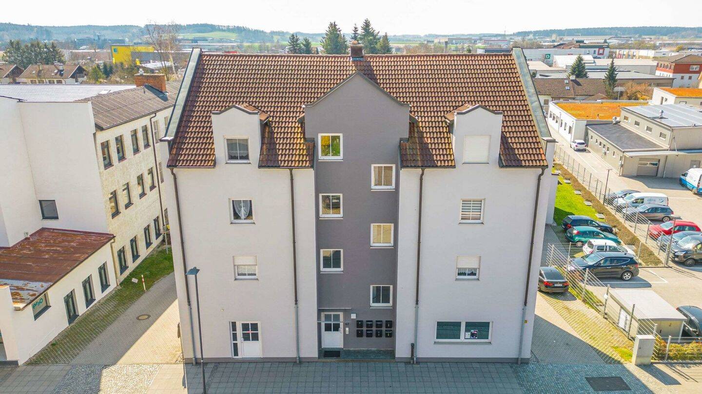 Wunderschöne Wohnung mit Aufzug, ca. 70 m²  WNF. inkl. Tiefgarage in zentraler Lage in Eggenfelden, 84307 Eggenfelden