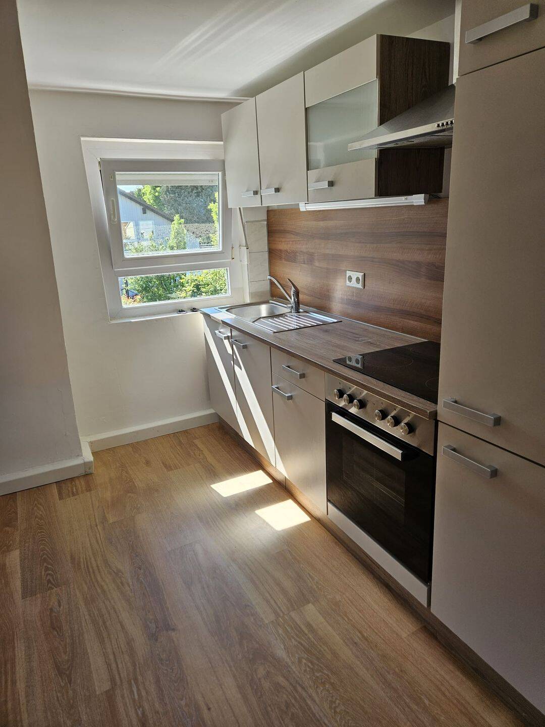 !!! Top-renoviert & sofort frei: Charmante Dachgeschosswohnung in Welzheim !!!, 73642 Welzheim