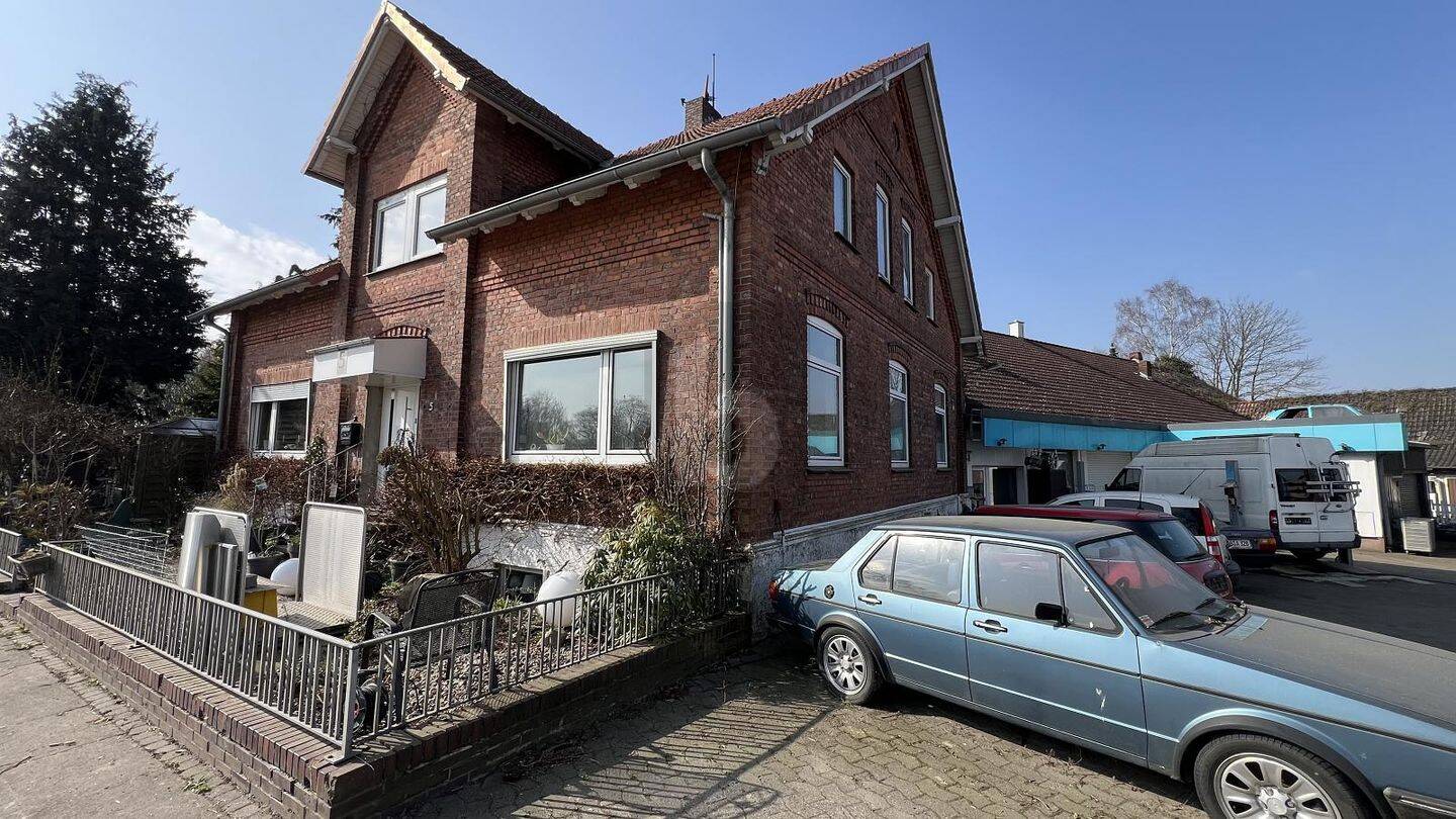 397 M² WOHNFLÄCHE VOLLER MÖGLICHKEITEN, 27211 Bassum