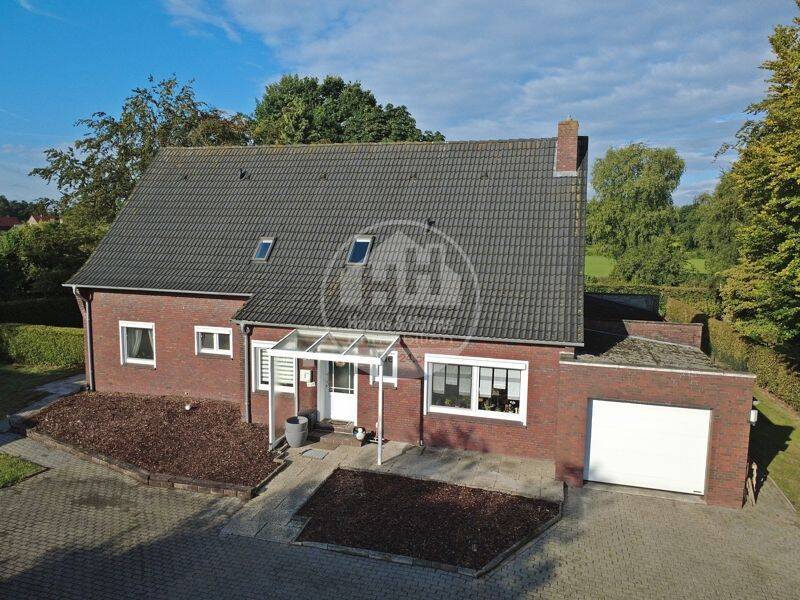 Großes, renoviertes Zweifamilienhaus in Aurich-Egels, 26605 Aurich