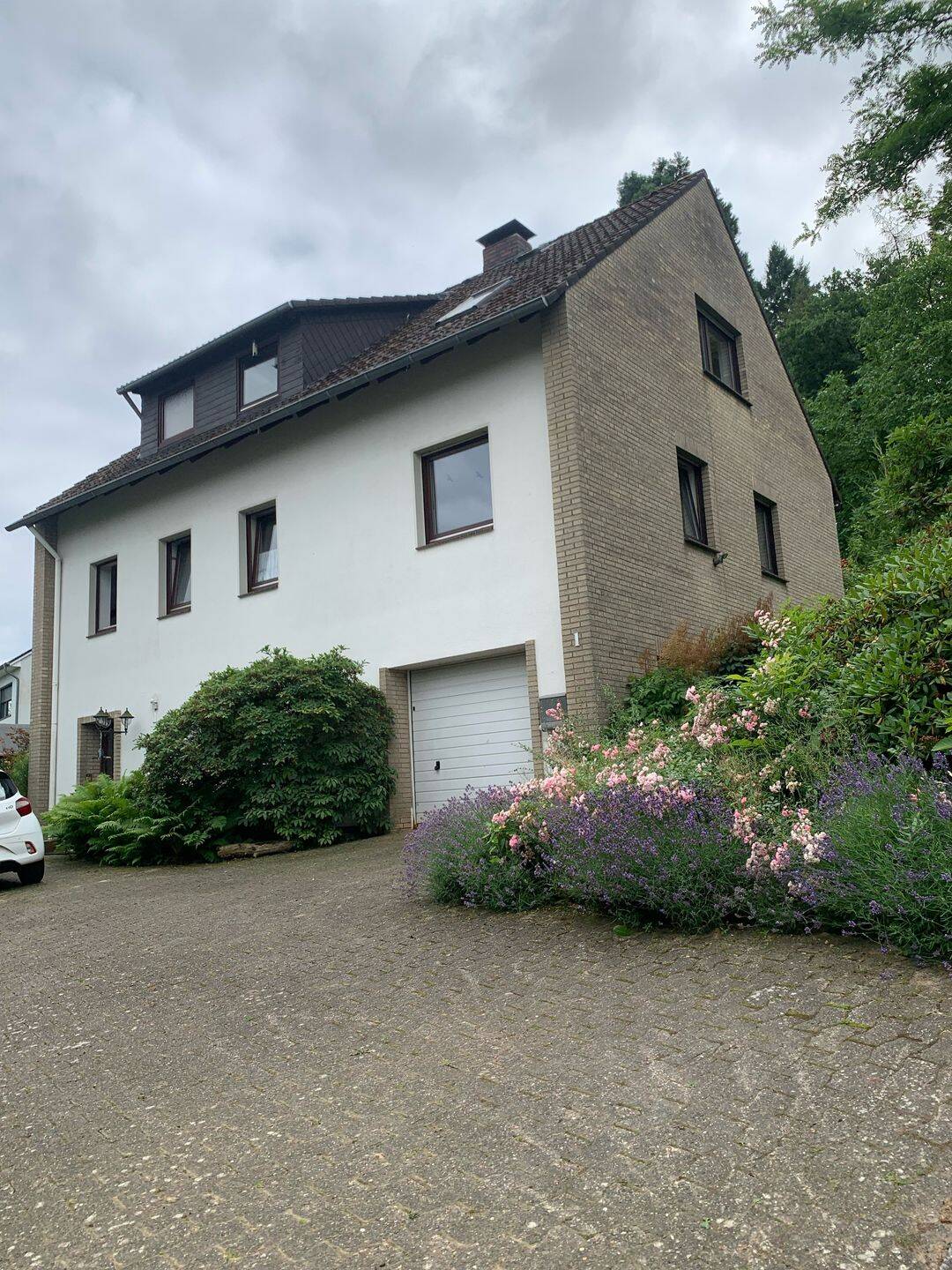 Sehr schöne helle 3 Zimmerwohnung mit einem Traumgarten für Gartenliebhaber, 31699 Beckedorf
