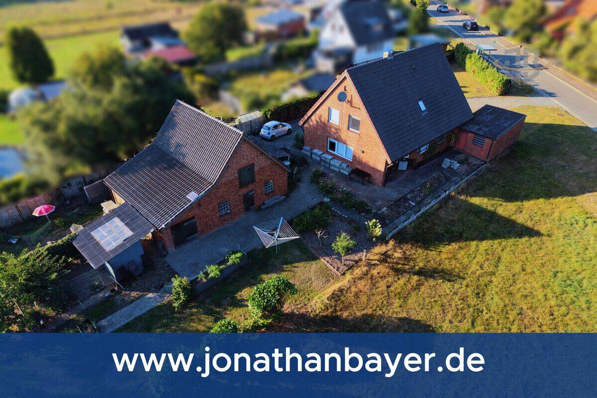 Modernisiertes Einfamilienhaus mit Nebengebäude und ca. 17.800 m² Naturgrundstück, 27624 Geestland