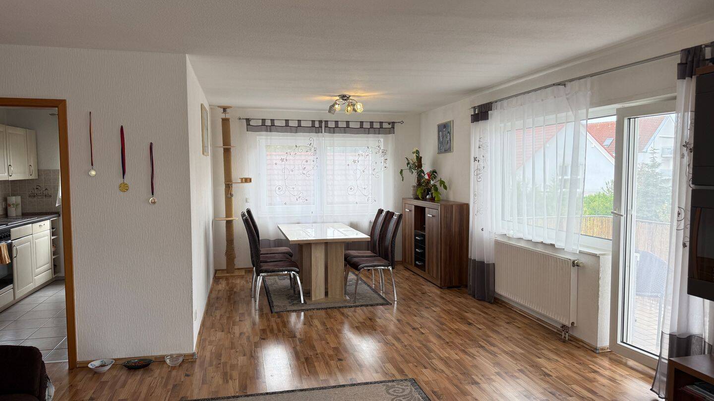 Wohnung kaufen Haßloch – 4-Zimmer-Eigentumswohnung mit Balkon, 2 Stellplätzen und guter Wohnlage, 67454 Haßloch