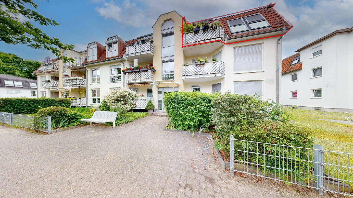 **super Preis **Helle Dachgeschosswohnung mit Balkon in ruhiger, grüner Lage vor den Toren Berlins, 16727 Velten