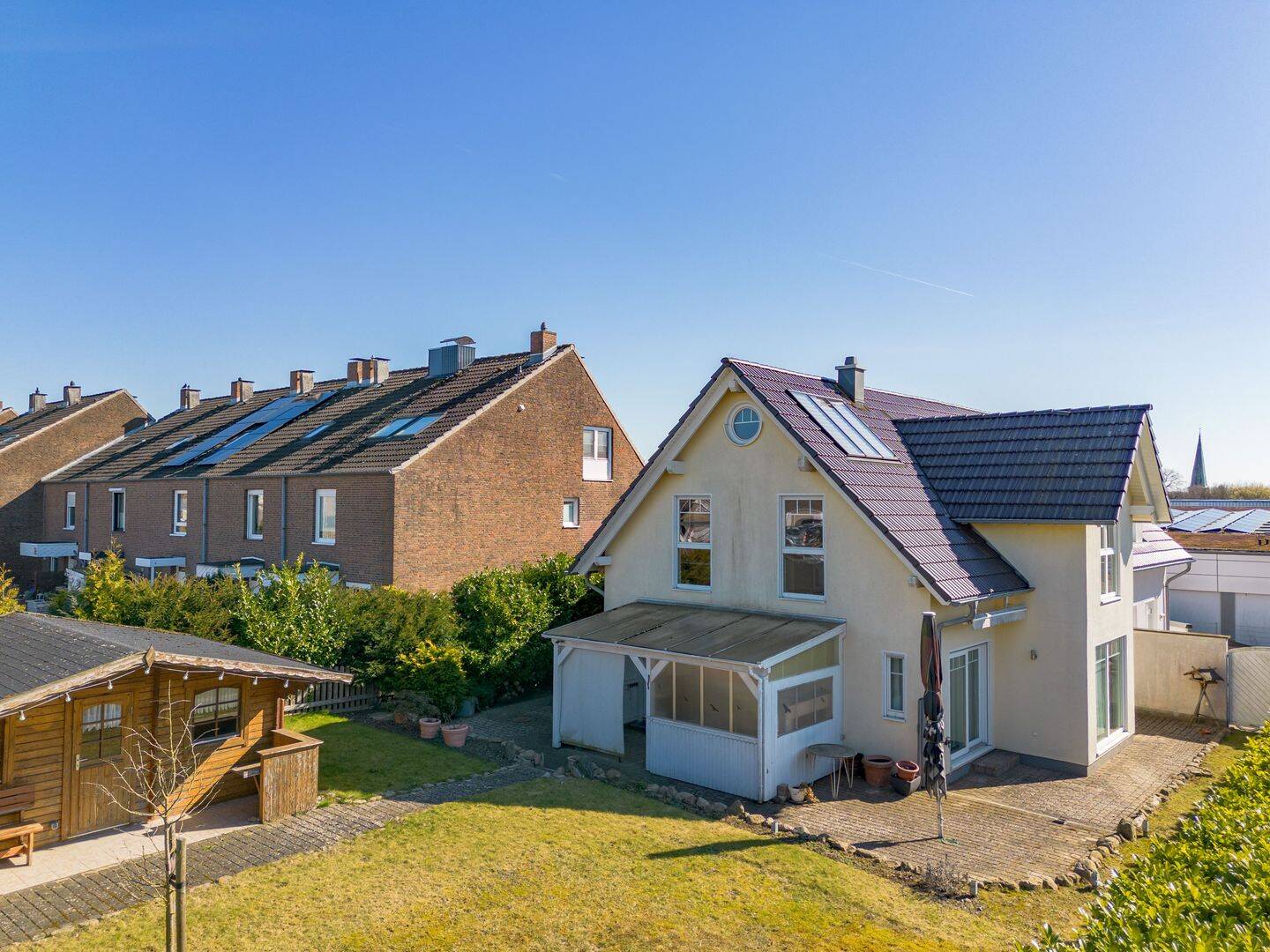 Travemünde: moderne DHH mit viel Platz + top Energieeffizienz, 23570 Lübeck (Travemünde)