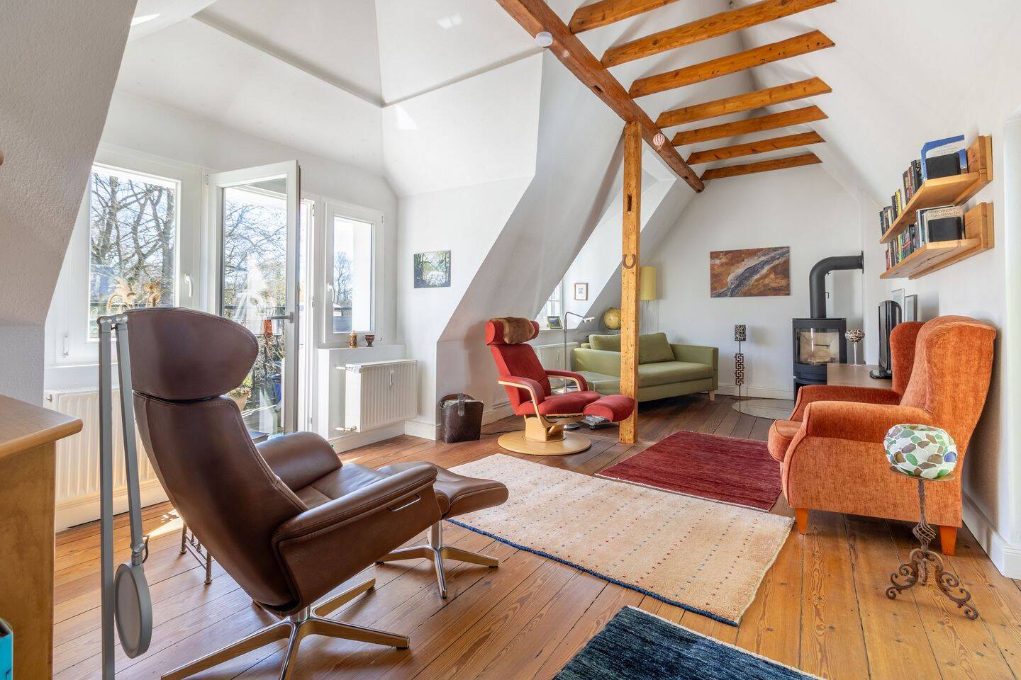 Wohnen über dem Stadtpark: Dachterrasse, Kamin & Altbaucharme, 23568 Lübeck (Schlutup Sankt Gertrud)