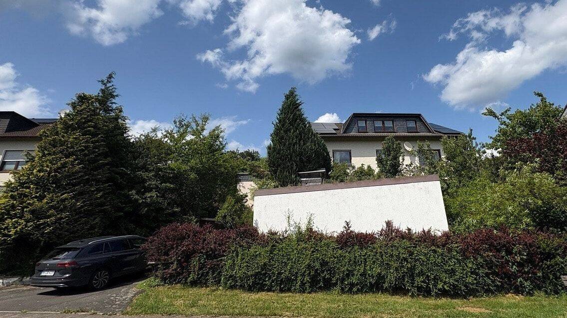 Ein-Zweifamilienhaus mit traumhafter Aussicht in Herscheid-Hüinghausen, 58849 Herscheid