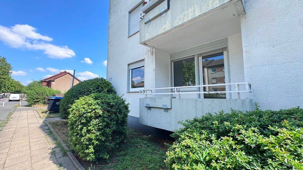 ACHTUNG SOMMERAKTION ! Ab sofort frei ! Geräumige 2,5- Raum ETW im EG mit Balkon! Provisionsfrei!, 45327 Essen (Katernberg Stoppenberg)