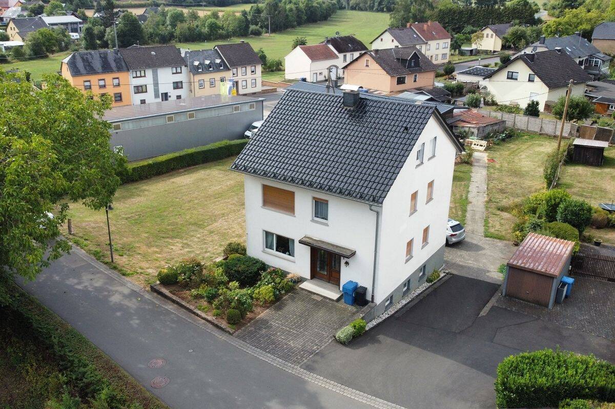 Dieses Haus wartet auf Neugestaltung – Einfamilienhaus in Bickendorf, 54636 Bickendorf
