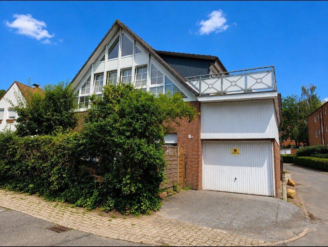 Großzügiges Einfamilienhaus mit Dachterrasse & Garage in zentraler Lage von Geesthacht, 21502 Geesthacht