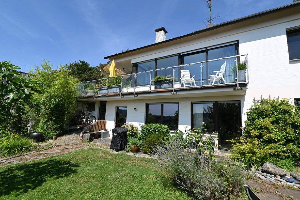 Panoramablick über Kettwig! Komfortables, bestens gepflegtes Zuhause mit schönem Garten & Garage, 45219 Essen (Kettwig)