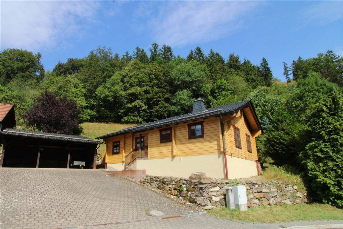 Blockhaus in Bermbach – mit Kamin, Sauna und 3-fach-Carport, 98587 Steinbach-Hallenberg (Bermbach)