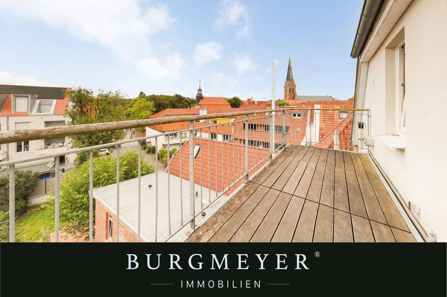 LINGEN: Altbaucharme trifft Innenstadtlage – Stilvolle Wohnung mit Balkon zum Innenhof, 49808 Lingen (Ems)