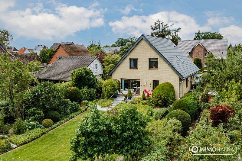 Ein Zuhause mit Charakter – Modernisierter Familientraum mit prachtvollem Garten und viel Platz, 21365 Adendorf