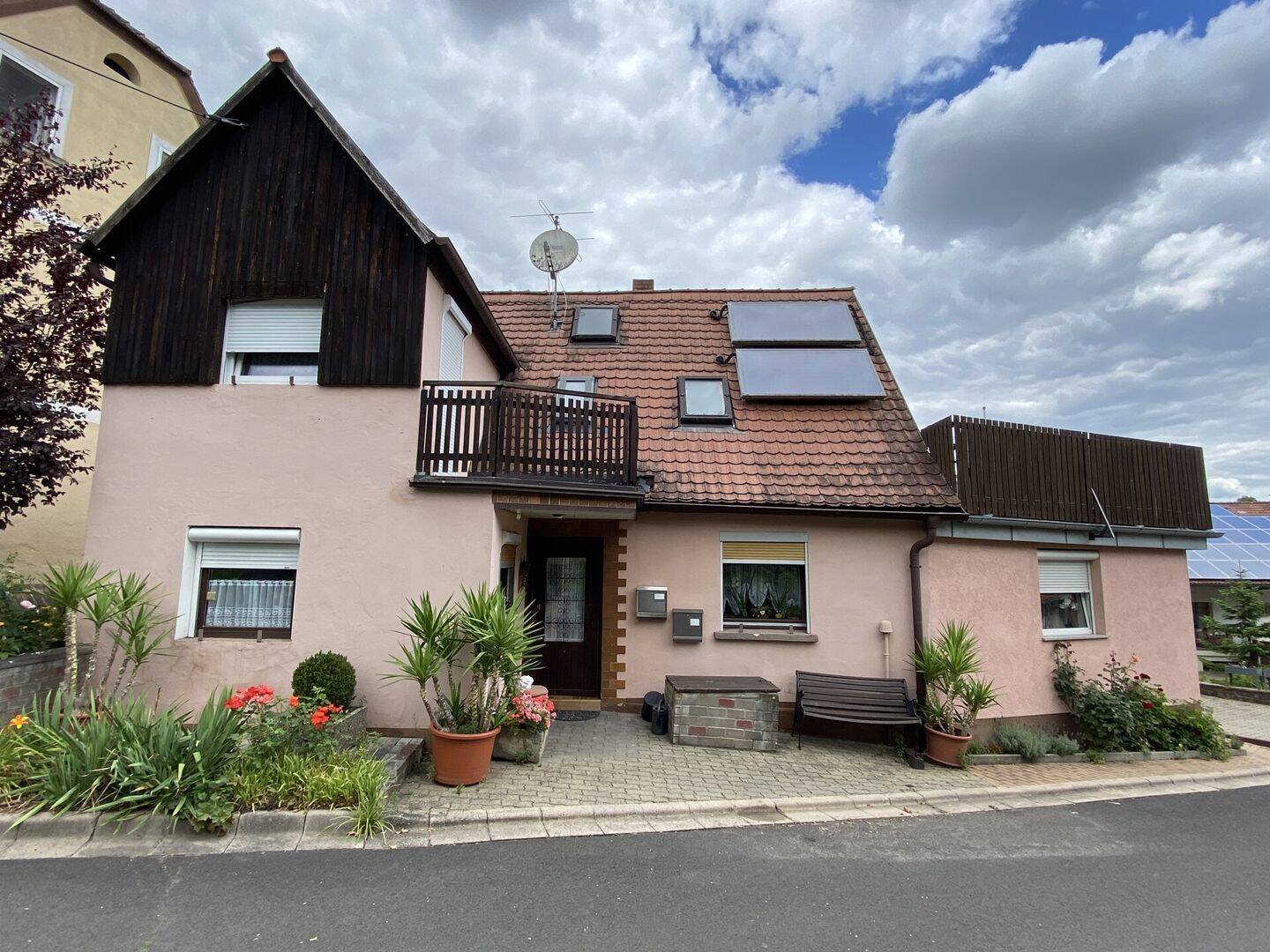 Gepflegtes Häuschen mit Anbau, Doppelgarage, Scheune und Terrasse, JETZT zuschlagen!, 91481 Münchsteinach