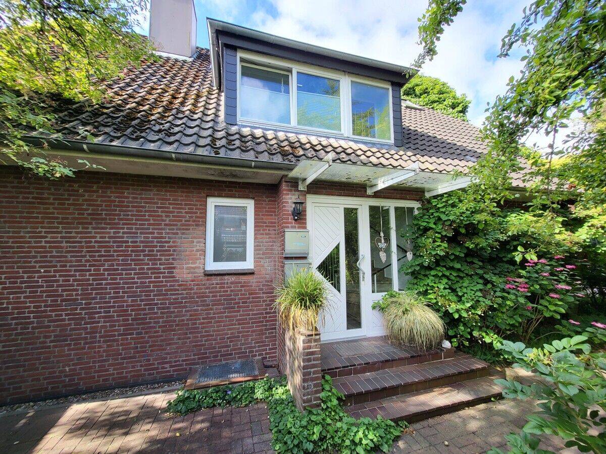 Gepfl. 3-Zi. Maisonette-Wohnung (2 Einheiten) mit Kamin, Balkon, Garten, Stellpl. in HL-St. Gertrud, 23566 Lübeck (Sankt Gertrud Sankt Jürgen)
