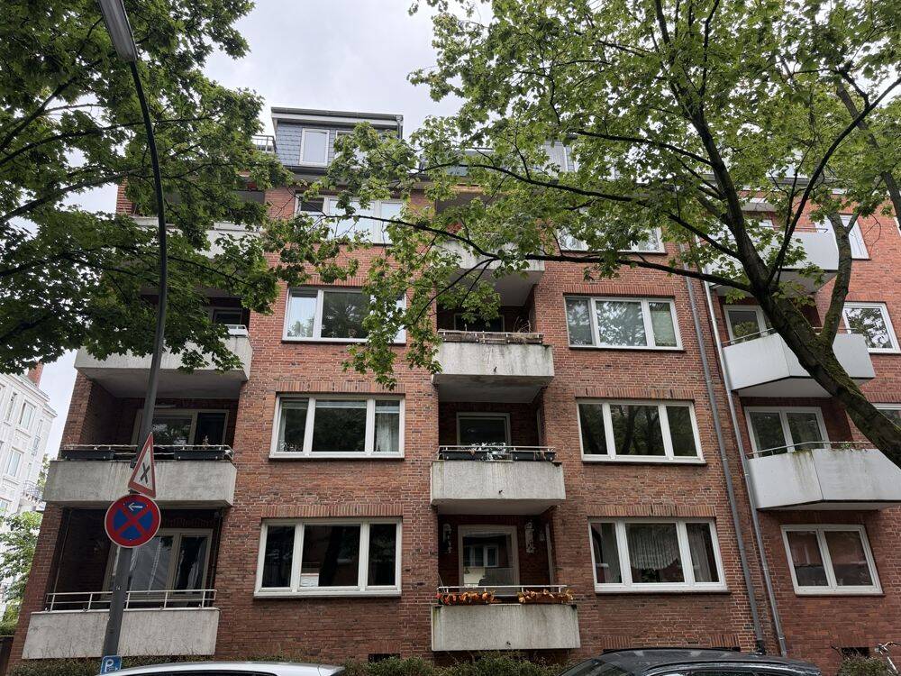 Sonnige 3 Zimmerwohnung in toller Lage, mit Balkon und Entwicklungspotenzial!, 22083 Hamburg (Hamburg-Nord Barmbek-Süd)