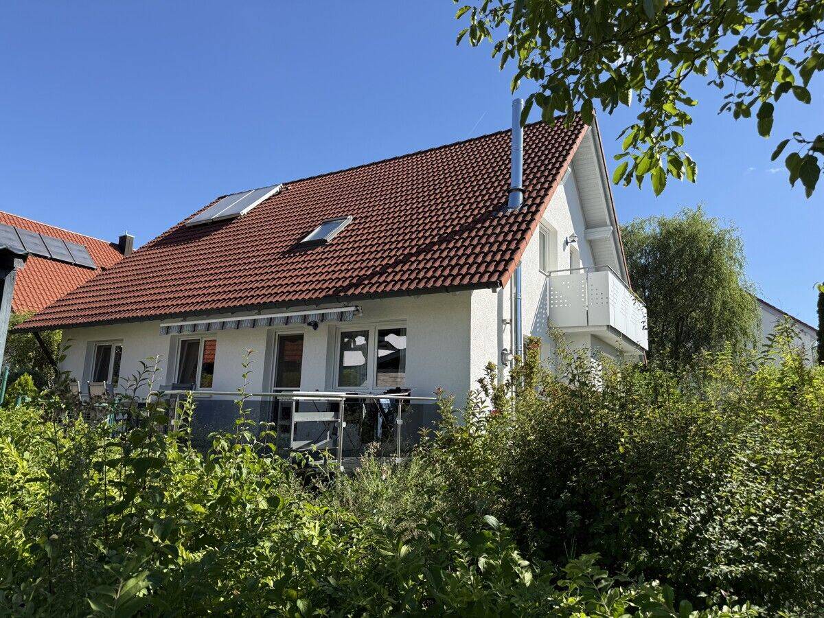 ATTRAKTIVES EIN-/ZWEIFAMILIENHAUS MIT GARAGE IN WESTHEIM, 74538 Rosengarten