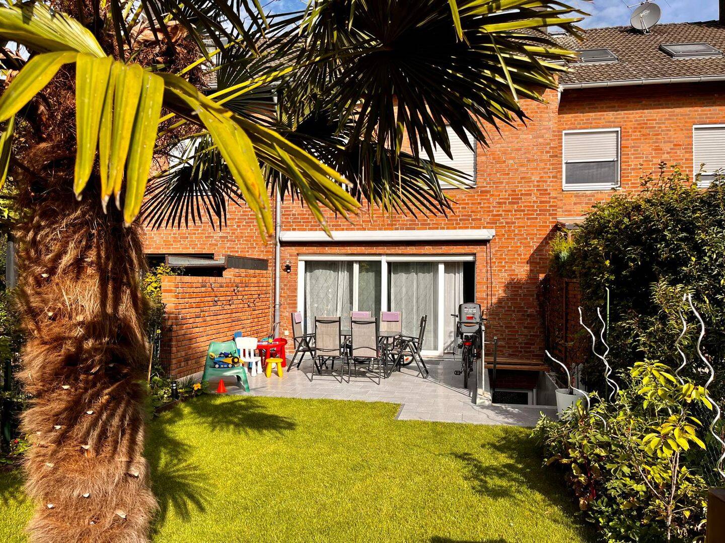 Viel Platz für den Alltag in diesem 6-Zimmer-Reihenhaus in Neuss, 41469 Neuss