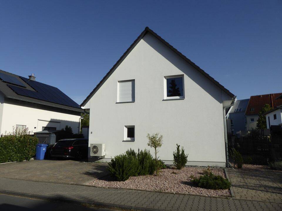 Sonniges Einfamilienhaus mit Terrasse, Garten und Garage – Ihr neues Zuhause!, 64589 Stockstadt am Rhein