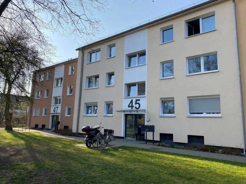 Helle 2,5-Zimmer-Wohnung mit Balkon in Osterholz, 28325 Bremen (Ellenerbrok-Schevemoor Oberneuland Tenever)