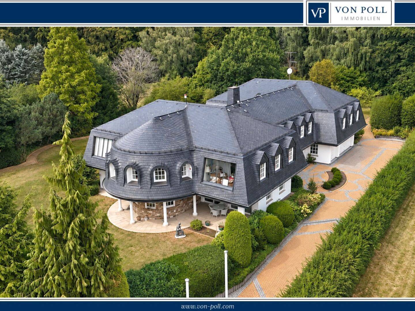 Exklusive Villa mit außergewöhnlicher Architektur und privatem Wellnessbereich, 56235 Ransbach-Baumbach