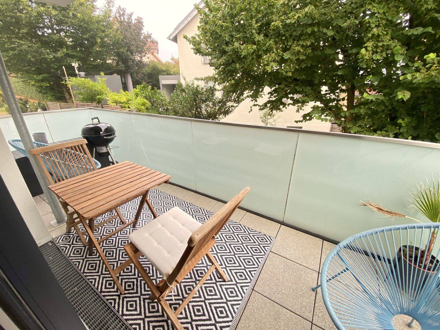 Neuwertige, traumhafte 2-Zimmer-Wohnung mit Balkon, Garagenstellplatz und Aufzug in Estenfeld !, 97230 Estenfeld