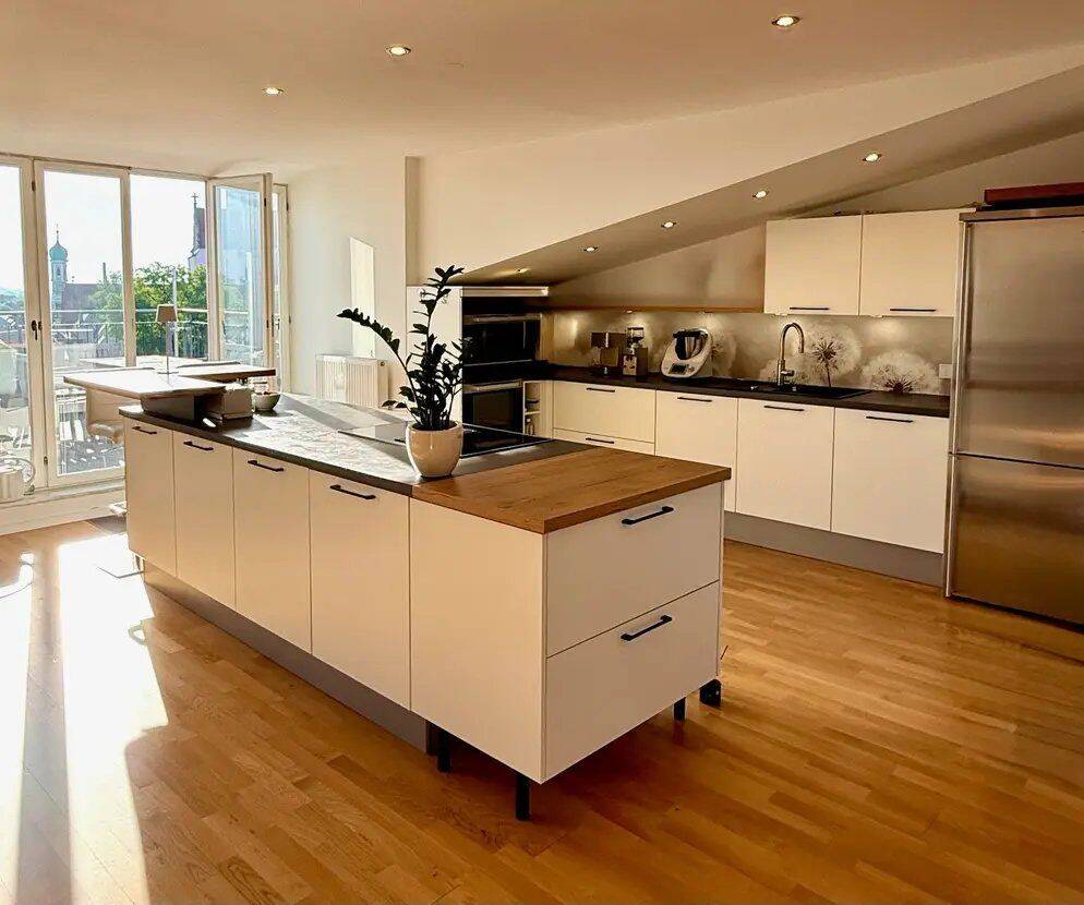 Exklusive Wohnung mit 50 qm Dachterrasse über Augsburg, 86150 Augsburg (Innenstadt)
