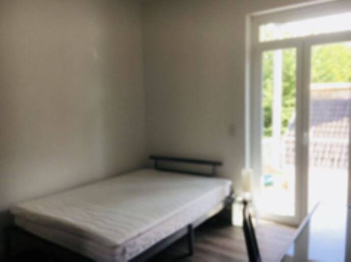 Möbliertes WG Zimmer in Frankfurt Griesheim nach Komplettrenovierung zu vermieten, 65933 Frankfurt am Main (Griesheim)