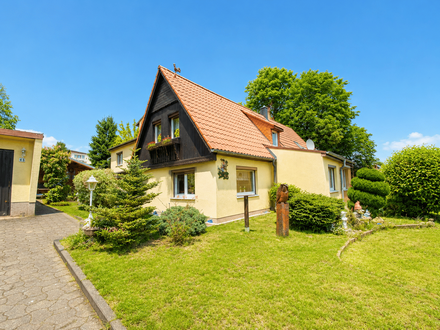 Doppelhaushälfte mit 880 m² Grundstück – ruhige Wohnlage und solide Basis zur Modernisierung, 9114 Chemnitz (Borna-Heinersdorf Ebersdorf Furth Glösa-Draisdorf Schloßchemnitz)