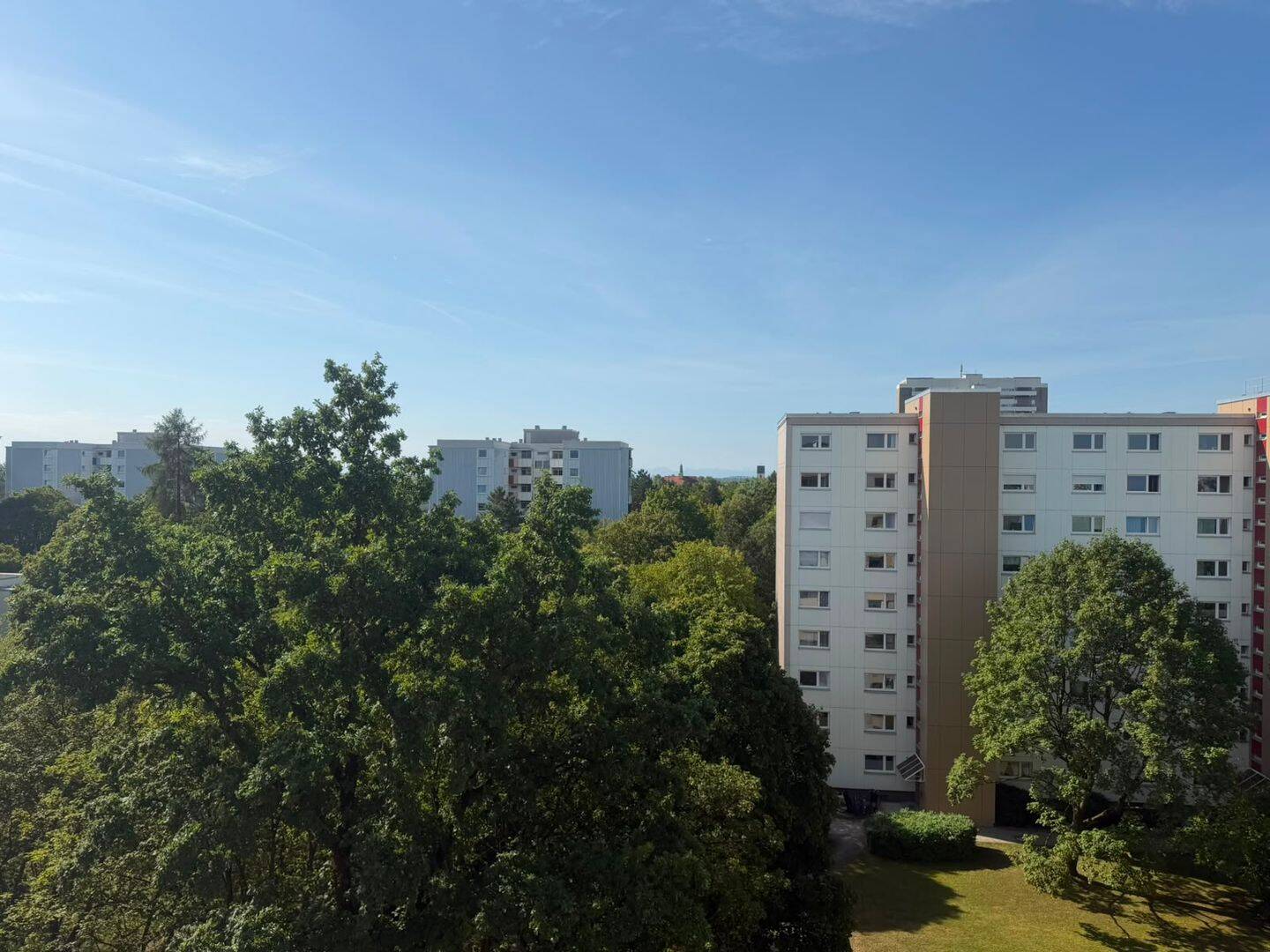 Wohnen im grünen Bogenhausen mit Bergblick, 81927 München (Bogenhausen)
