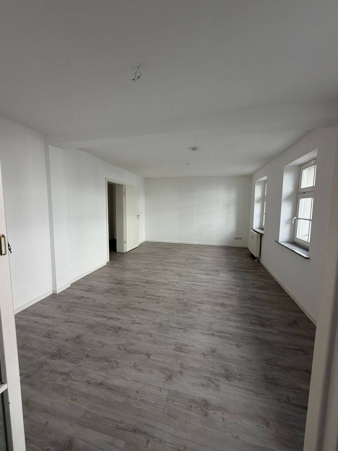 Sofort einziehen! 3-Zimmer-Stadtwohnung mit Loggia & Aufzug“, 86150 Augsburg (Innenstadt)