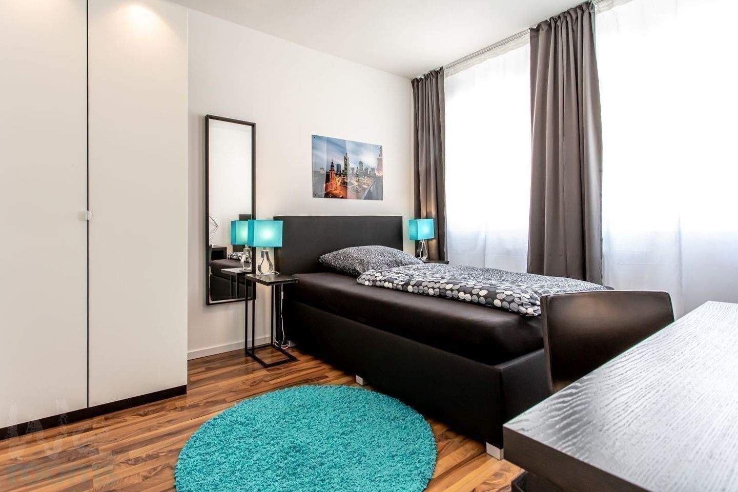Ab Sofort – gemütlich möbliertes Zimmer in moderner 5er WG – mitten im Bahnhofsviertel, 60329 Frankfurt am Main (Bahnhofsviertel Gallus Gutleutviertel Innenstadt)