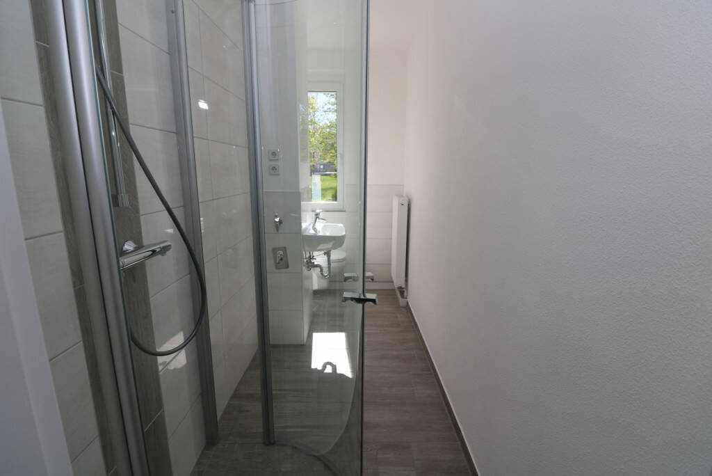 Duschen war noch nie so einfach…EG-Wohnung mit bodengleicher Dusche!!!, 9599 Freiberg