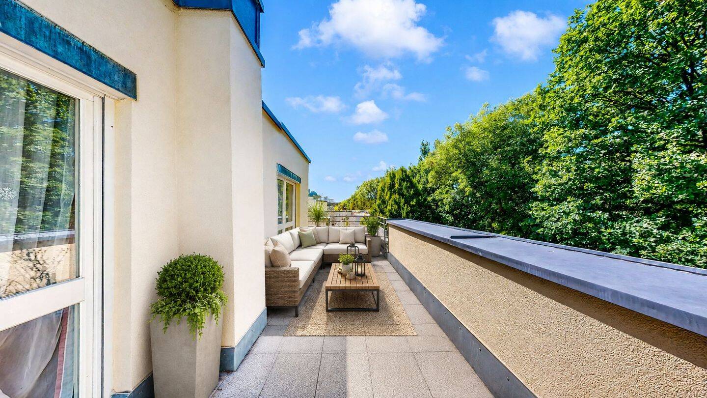 IMMOPARTNER – DACHTERRASSE UND BALKON: FREIRAUM ZUM WOHLFÜHLEN, 90411 Nürnberg