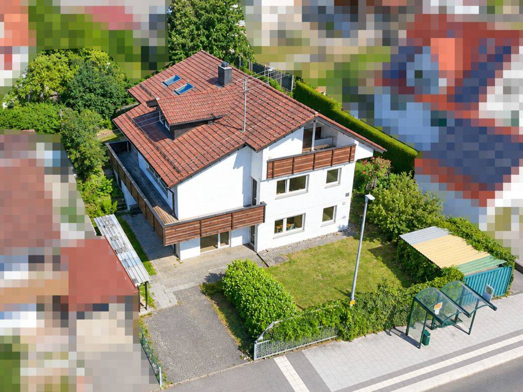 Großzügig. Vielseitig. Zuhause. – Einfamilienhaus mit ELW und 2 Garagen in Bolheim, 89542 Herbrechtingen