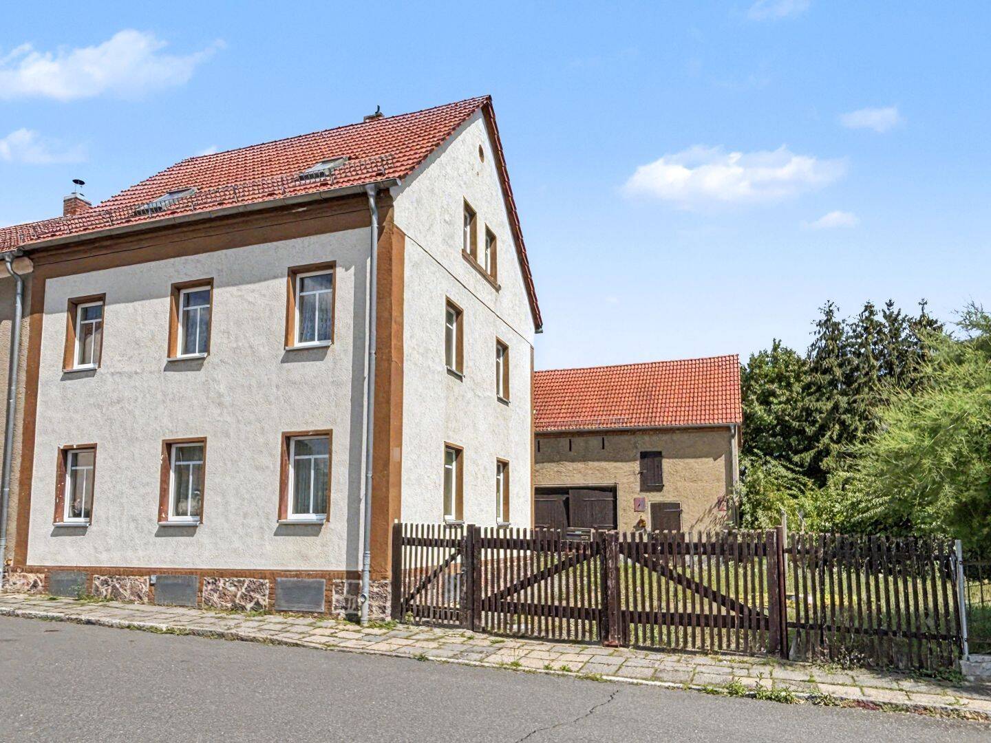 Doppelhaushälfte mit großem Grundstück und viel Potenzial in Borna, 4552 Borna