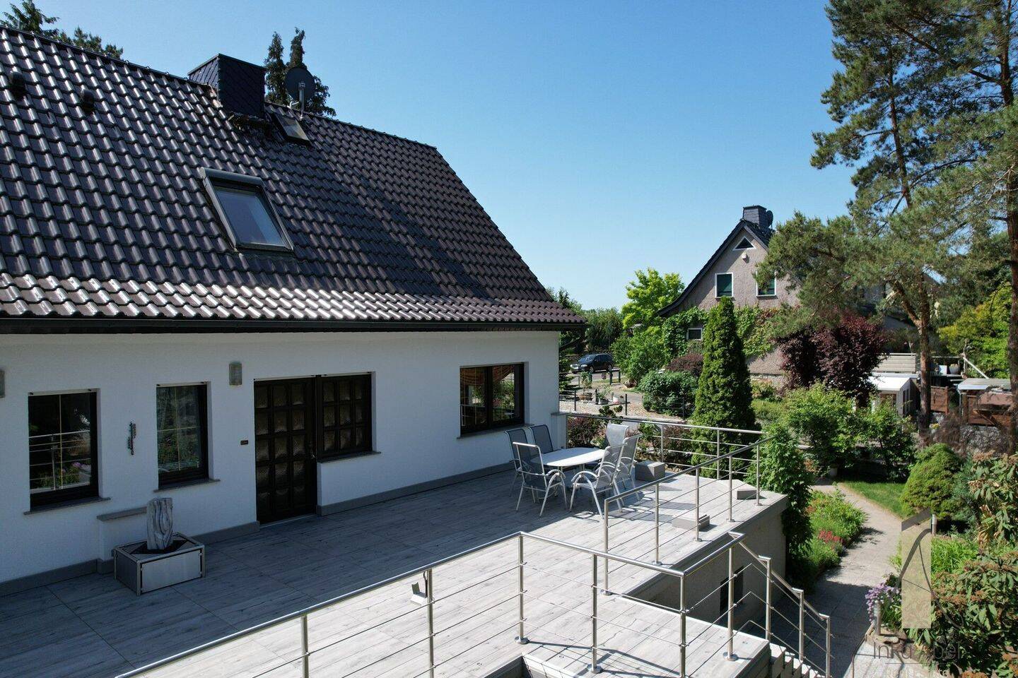 Eine Doppelhaushälfte zum Verlieben – mit großer Terrasse, Teich und Hobbyraum, 39175 Biederitz