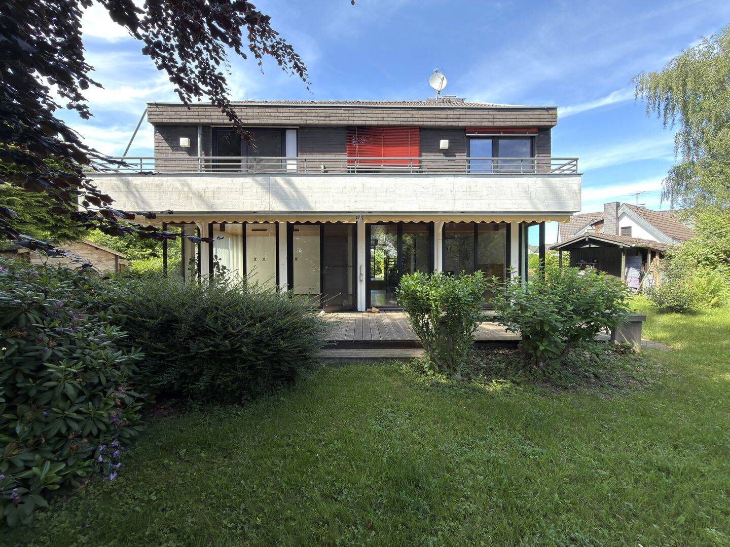 Licht, Ruhe, Möglichkeiten: Architektenhaus mit Einliegerwohnung in begehrter Südlage von Bergisch Neukirchen, 51381 Leverkusen (Bergisch Neukirchen Lützenkirchen Quettingen)