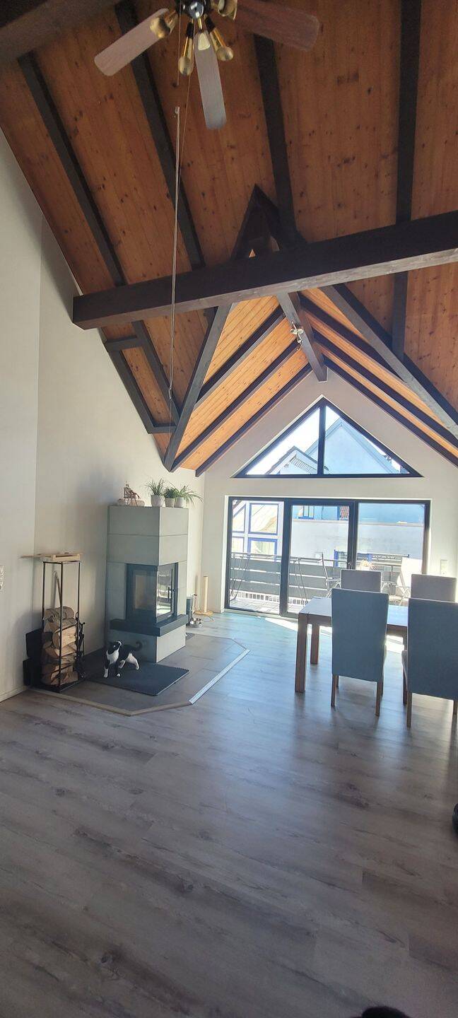 Helle und großzügige Atelierwohnung mit Balkon in kleiner Wohneinheit, 64823 Groß-Umstadt