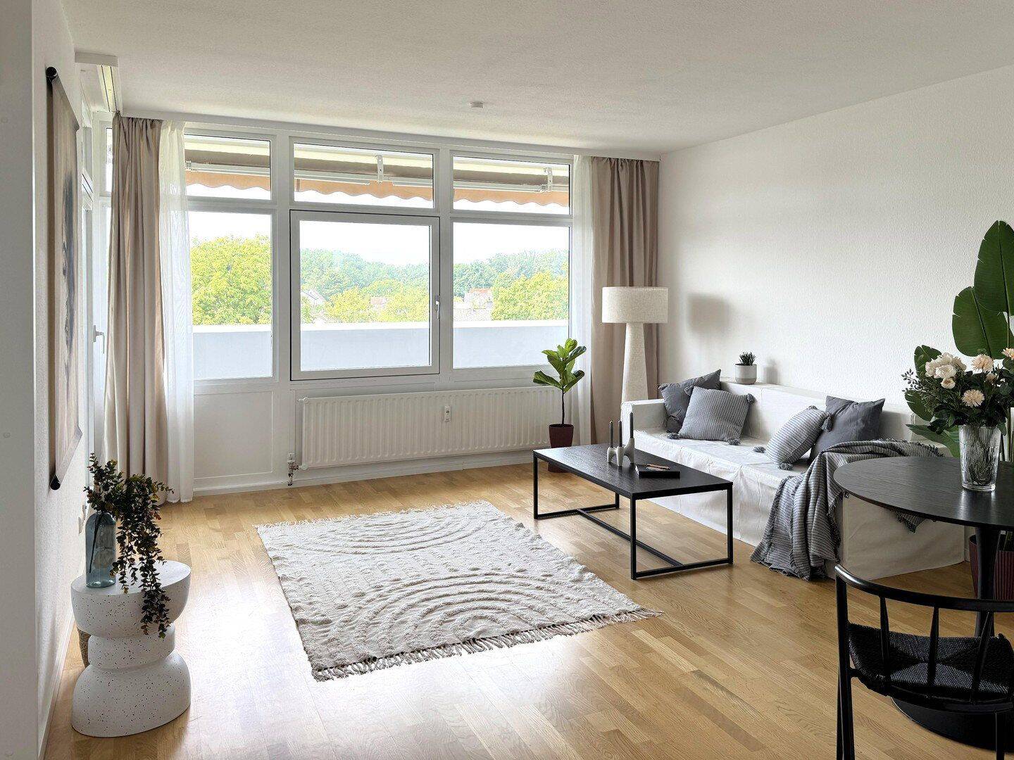 PROVISIONSFREI | Modernisierte 2-Zimmer-Wohnung mit Fernblick, großem Balkon & Einzelgarage, 65199 Wiesbaden (Biebrich Dotzheim Frauenstein Wiesbaden)