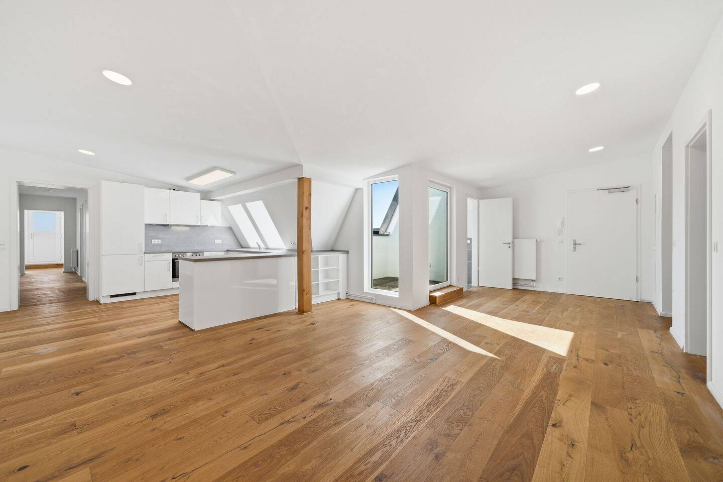 Dachgeschosswohnung in Charlottenburg – 6 Zimmer, Dachterrasse & 3 Balkone, 10589 Berlin (Charlottenburg-Wilmersdorf Charlottenburg Kolonie Gerickes Hof)