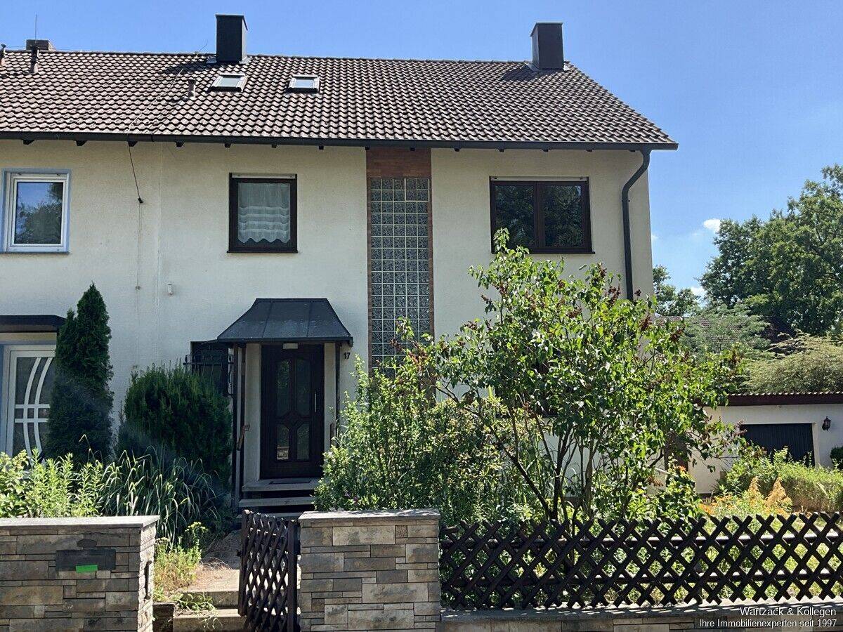 In bester Lage von Limbach – freie Doppelhaushälfte mit Keller, Garage und 454 m² Grundstück, 91126 Schwabach