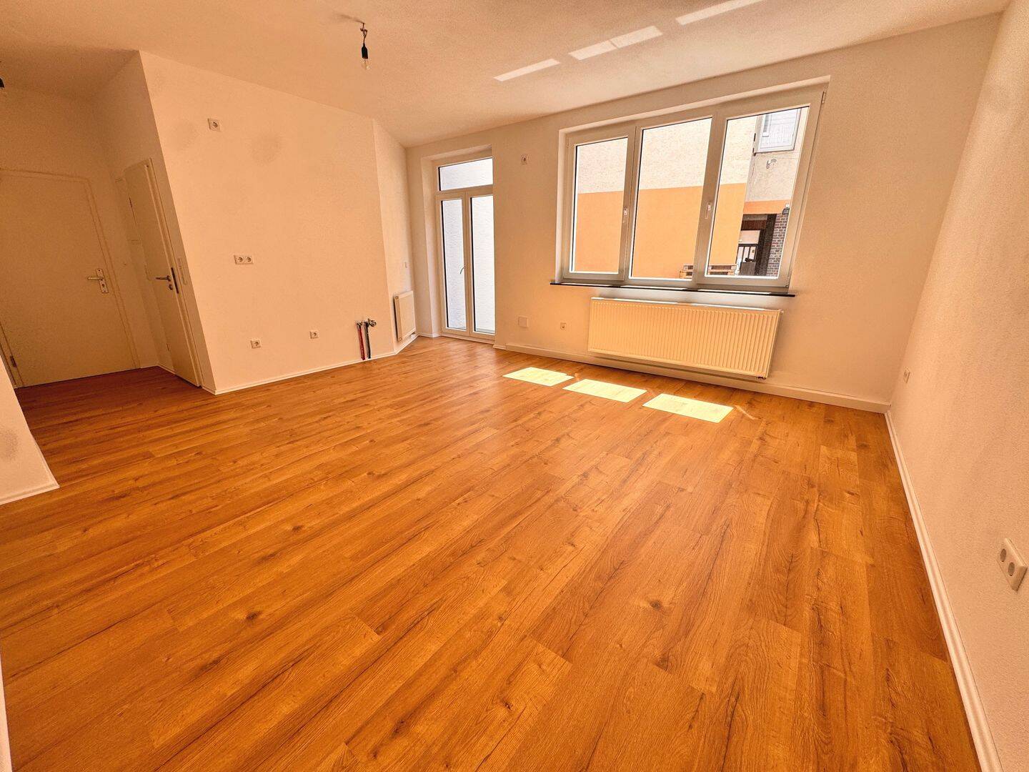 Provisionsfrei – Sanierte 2-Zimmer-Terrassenwohnung in Nürnberg, 90443 Nürnberg
