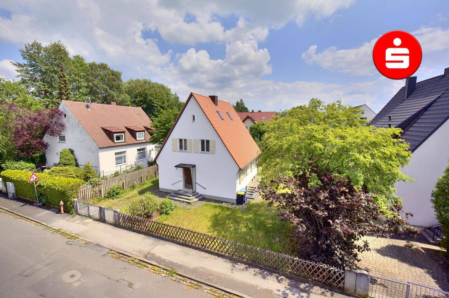 Charmantes Einfamilienhaus mit viel Potenzial in Nürnberg-Altenfurt, 90475 Nürnberg