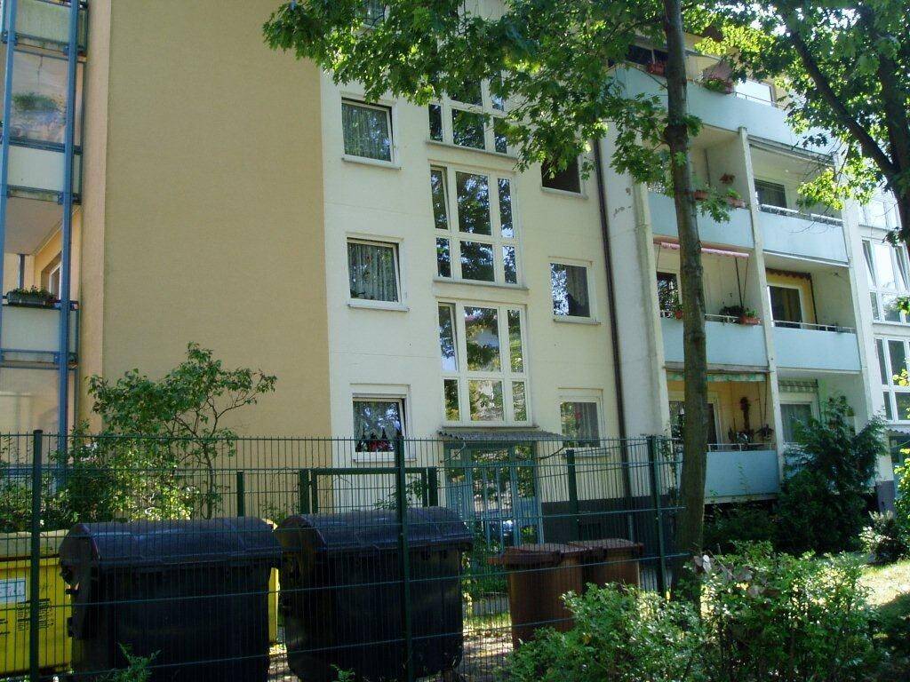 Zentral. Bezahlbar. Mit Balkon. – 3-Raumwohnung im WK 3, 2977 Hoyerswerda