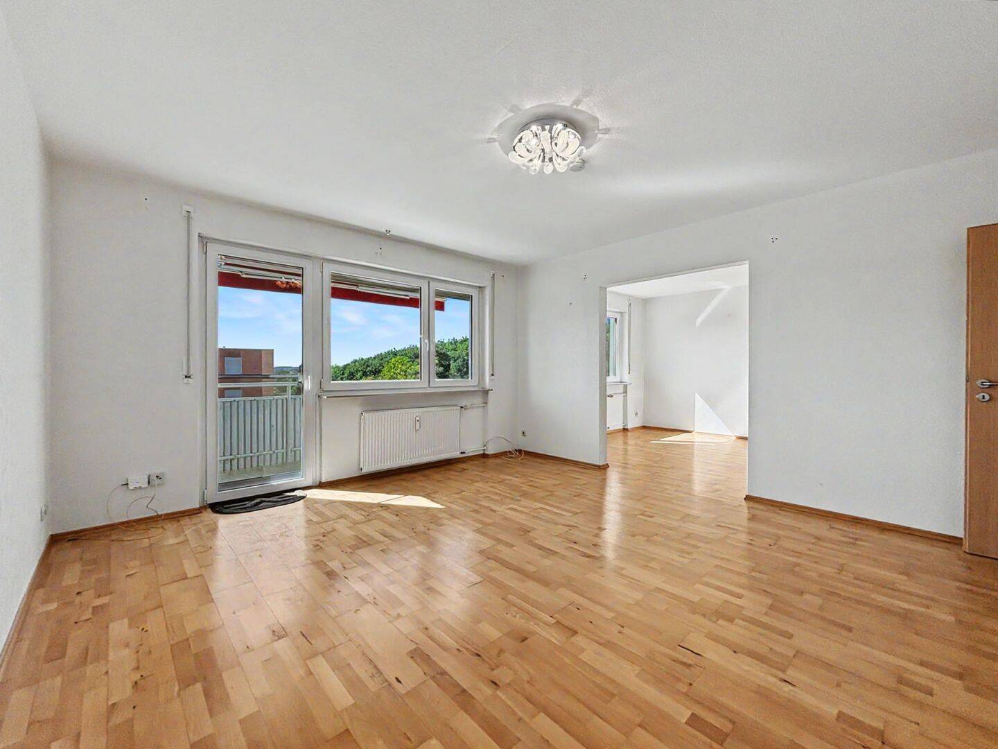 Großzügige 3,5-Zimmer-Eigentumswohnung mit Balkon, Aufzug und Garage am Schweinfurter Deutschhof, 97422 Schweinfurt